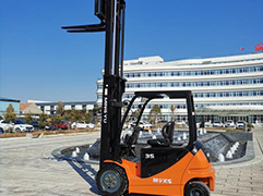 電動叉車